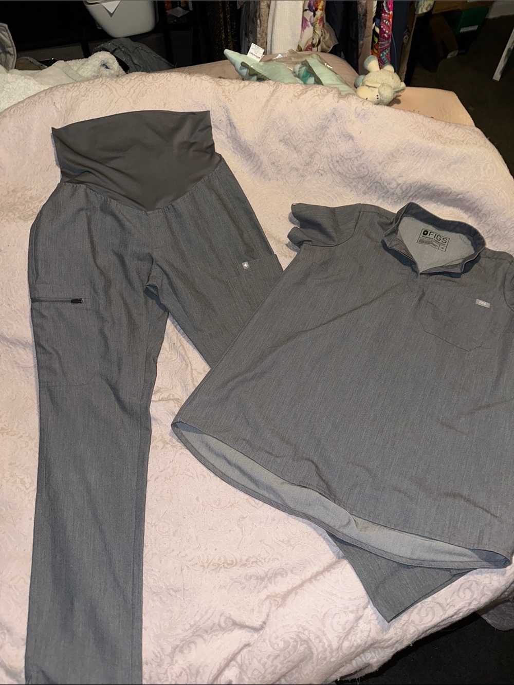 Figs Women's Gray Scrub Set - Top & Maternity Waist Pants